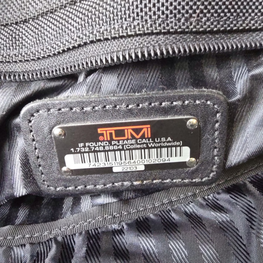 TUMI Alpha Weekend Bag Carry-On Duffle Black Ballistic Nylon 18"x 7"x 11" 221D3 - Picture 8 of 14